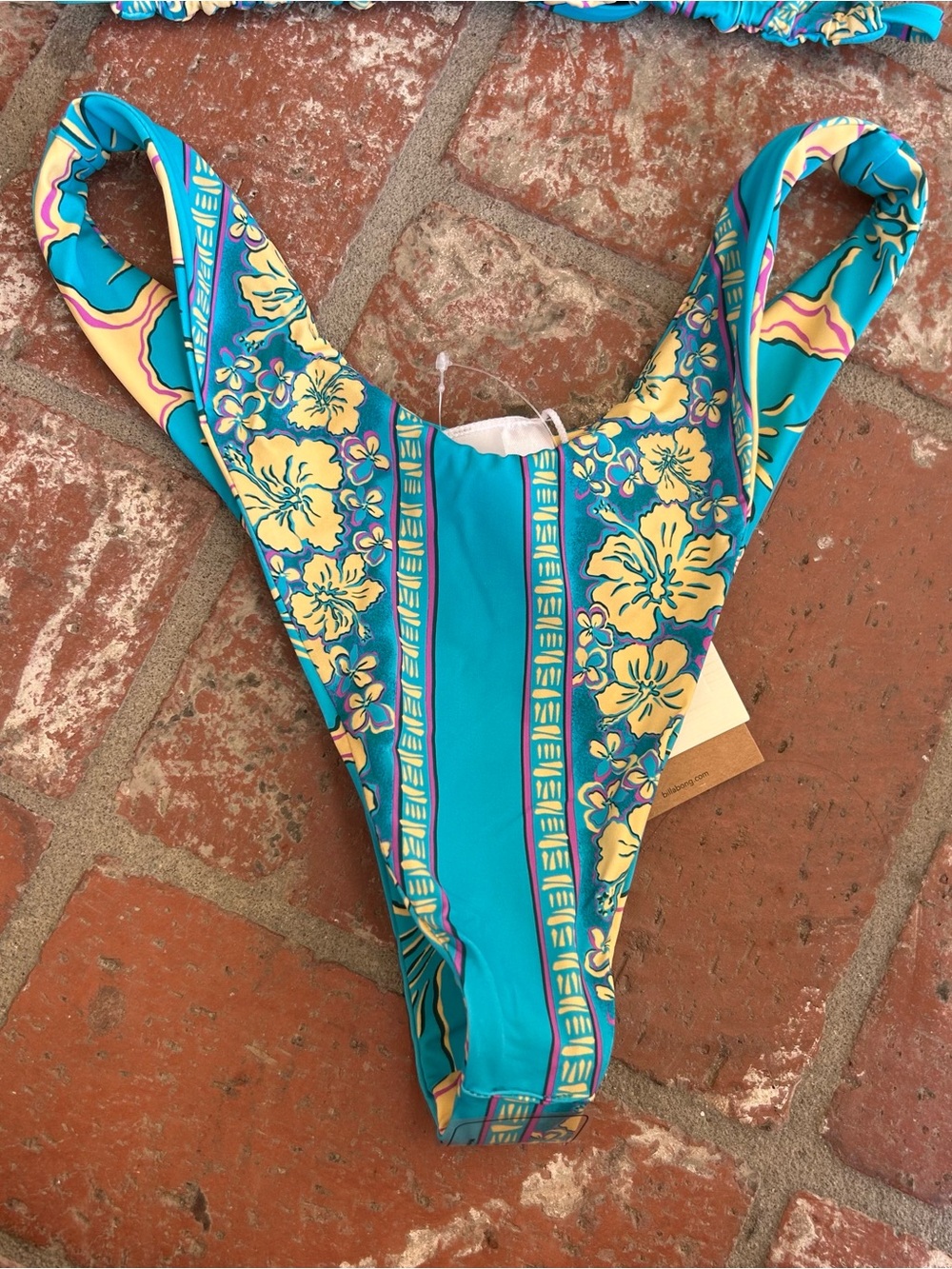 NWT Reversible Billabong Bikini Set Size S - Picture 3 of 3